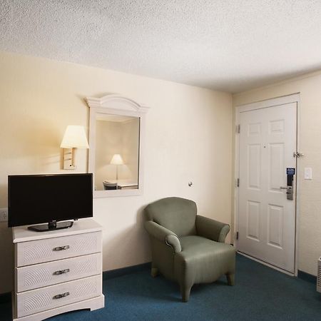 Days Inn Pensacola North Ferry Pass ภายนอก รูปภาพ