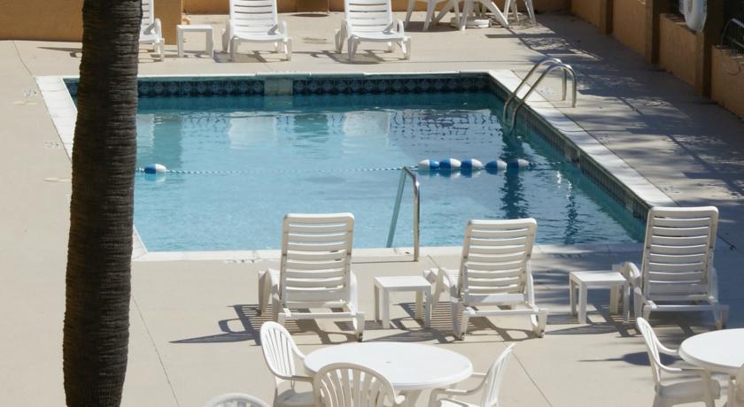 Days Inn Pensacola North Ferry Pass ภายนอก รูปภาพ