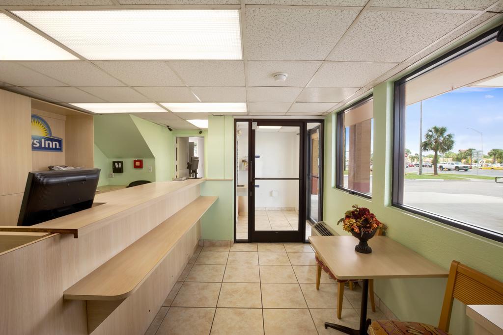 Days Inn Pensacola North Ferry Pass ภายนอก รูปภาพ