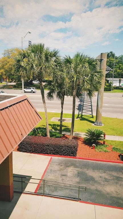 Days Inn Pensacola North Ferry Pass ภายนอก รูปภาพ