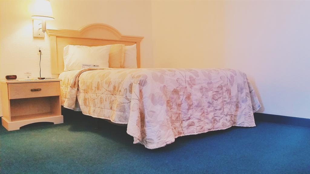 Days Inn Pensacola North Ferry Pass ภายนอก รูปภาพ